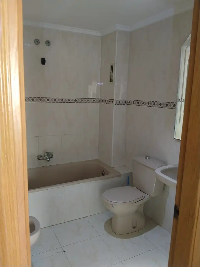Badezimmer von Wohnung zum Verkauf in Torrent mit Klimaanlage, Abstellraum und Möbliert