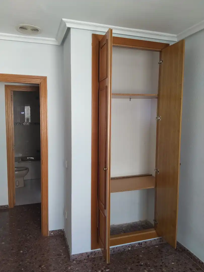 Schlafzimmer von Wohnung zum Verkauf in Torrent mit Klimaanlage, Abstellraum und Möbliert