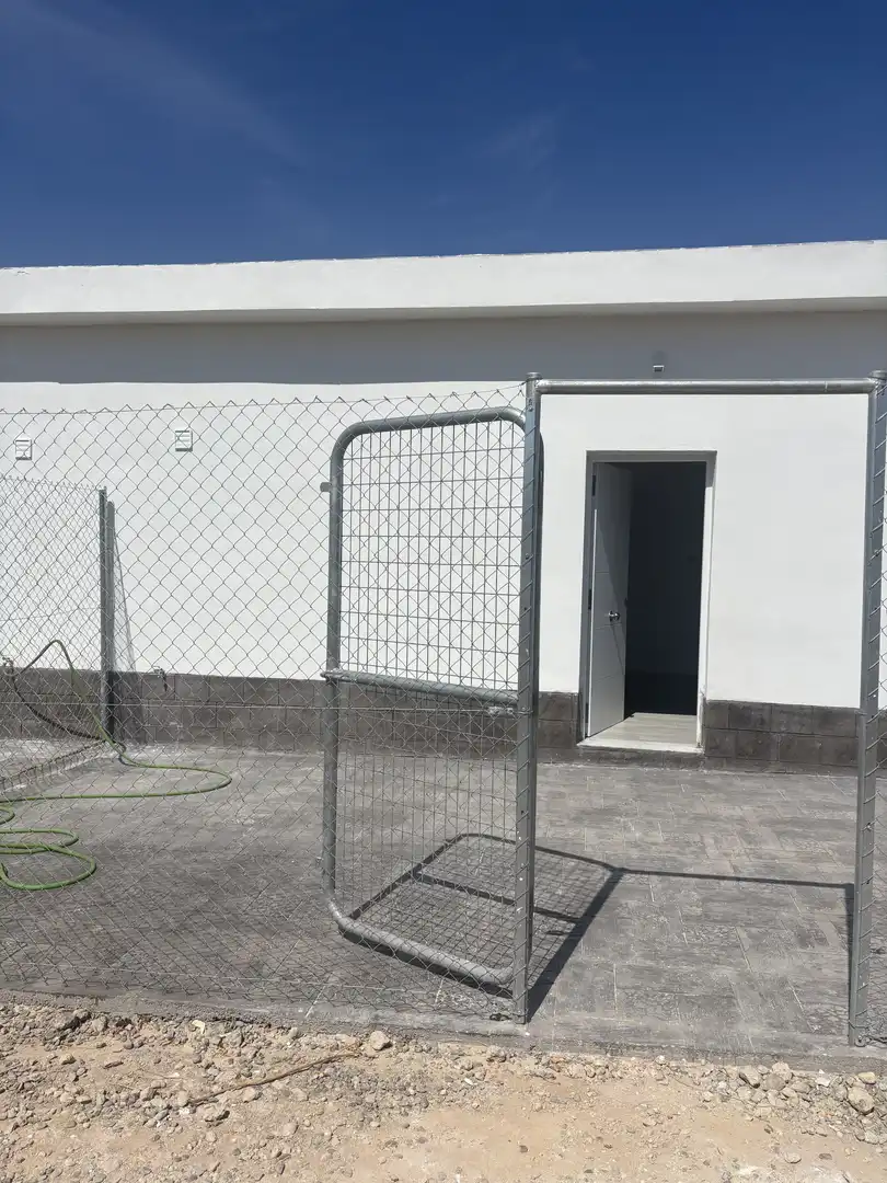 Houses for rent in Calle Residencia H.h.cruz Blanca, 3, Entrenúcleos Parking of Houses for rent in Dos Hermanas with Air Conditioner