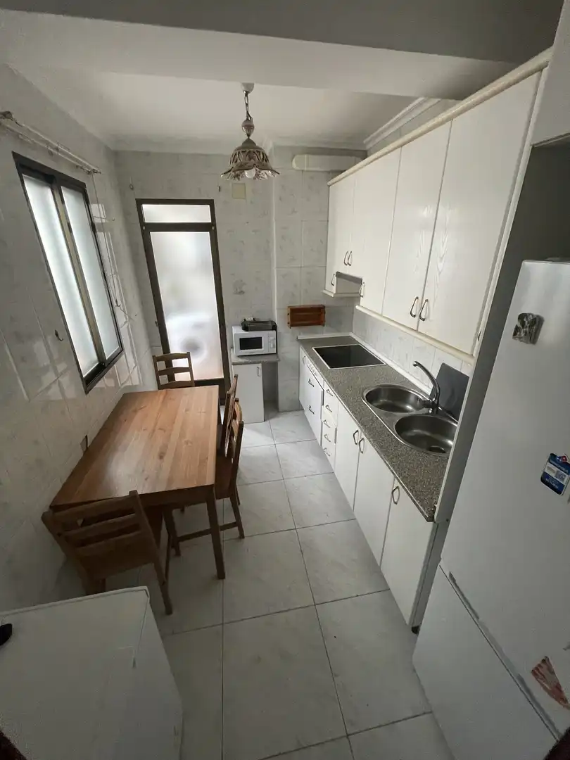 Piso de alquiler en Calle San Calixto, 18, Miralvalle - Av. Virgen del Puerto - La Data Cocina de Piso de alquiler en Plasencia con Aire acondicionado, Calefacción y Trastero