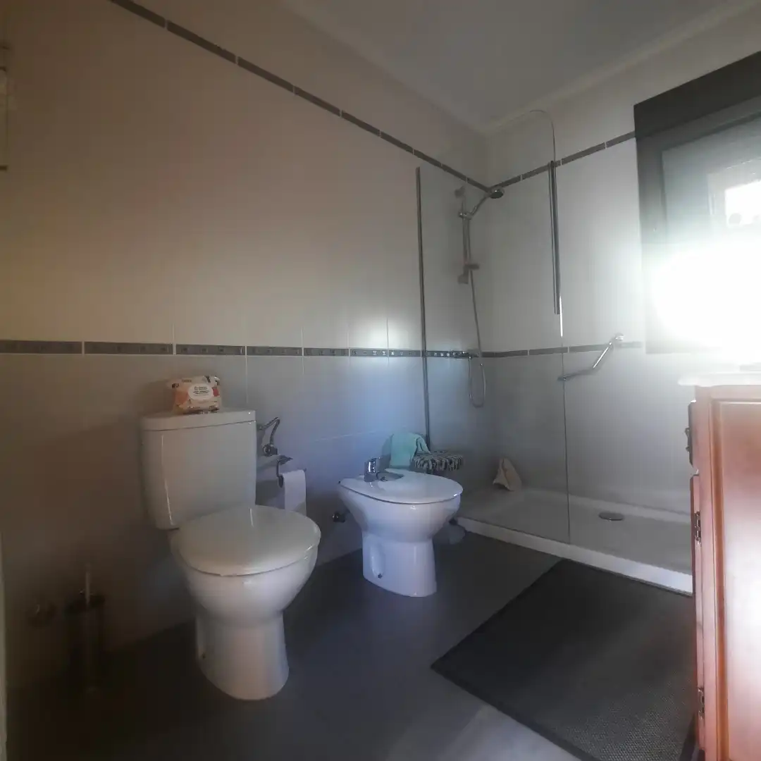 Flat for sale in Calle Baldomero Abella, 11, Fabero Bathroom of Flat for sale in Fabero with Heating, Private garden and Terrace