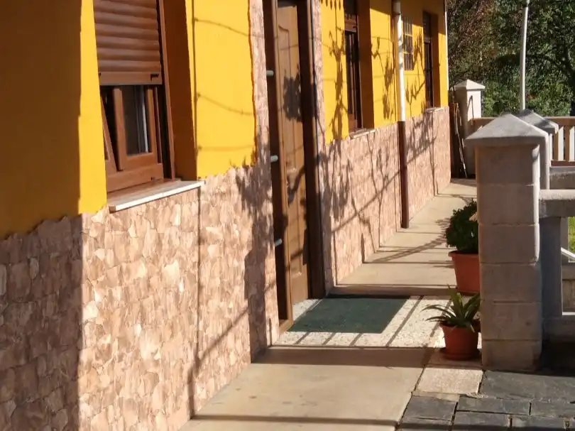 Flat for sale in Calle Baldomero Abella, 11, Fabero Exterior view of Flat for sale in Fabero with Heating, Private garden and Terrace