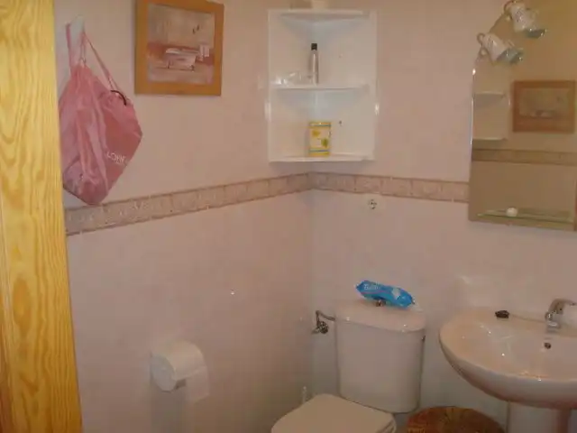 Apartments for rent in Camino Aldea del Coto, 11, Las Lagunas - Campano Bathroom of Apartments for rent in Chiclana de la Frontera with Air Conditioner, Heating and Private garden