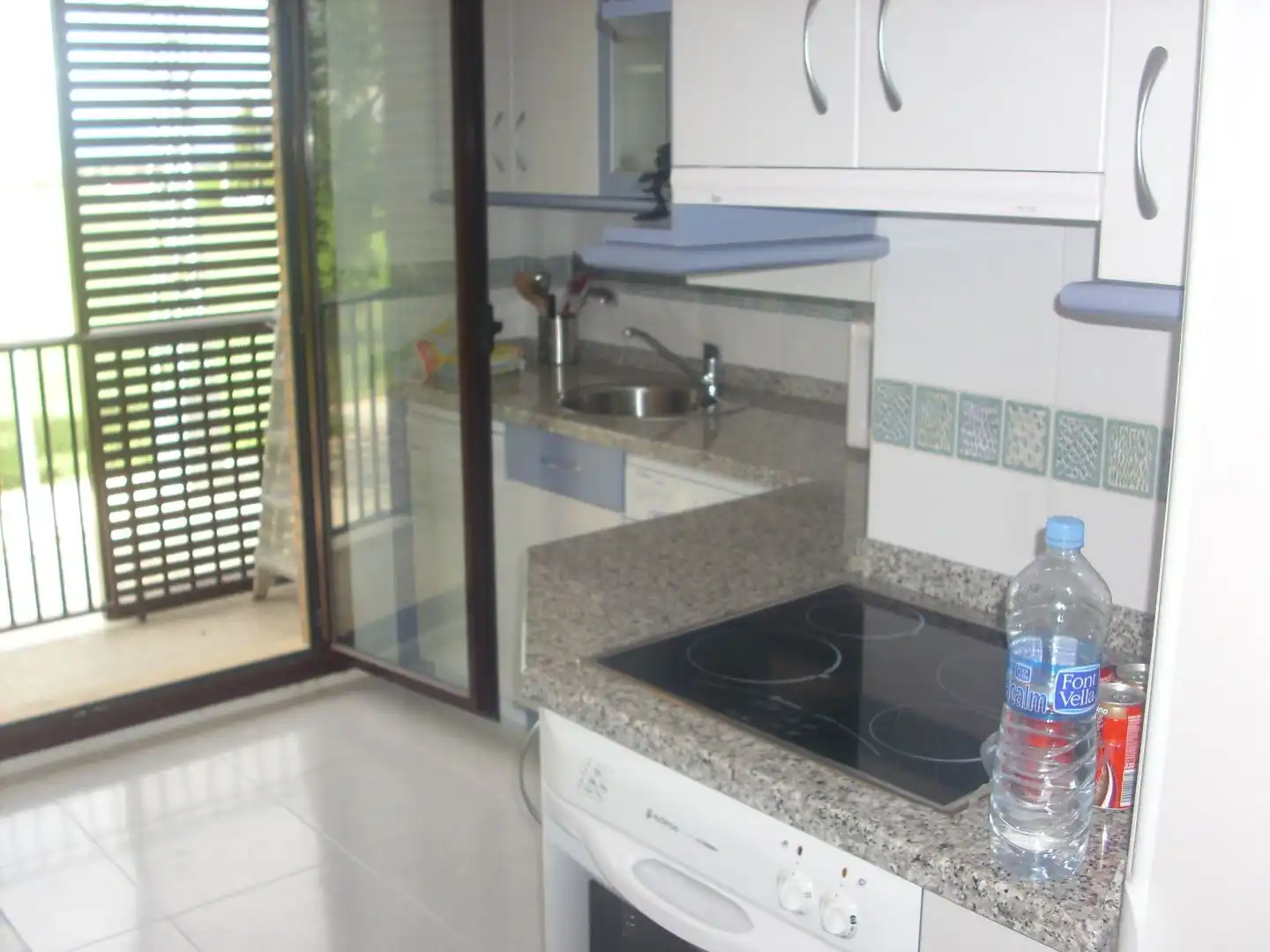 Flat for sale in Calle Calvario, 20, Santo Domingo de la Calzada Kitchen of Flat for sale in Santo Domingo de la Calzada with Terrace, Swimming Pool and Balcony