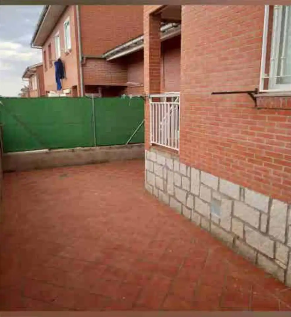 Casa adosada en venda a Almorox Terrassa de Casa adosada en venda en Almorox amb Calefacció, Terrassa i Traster