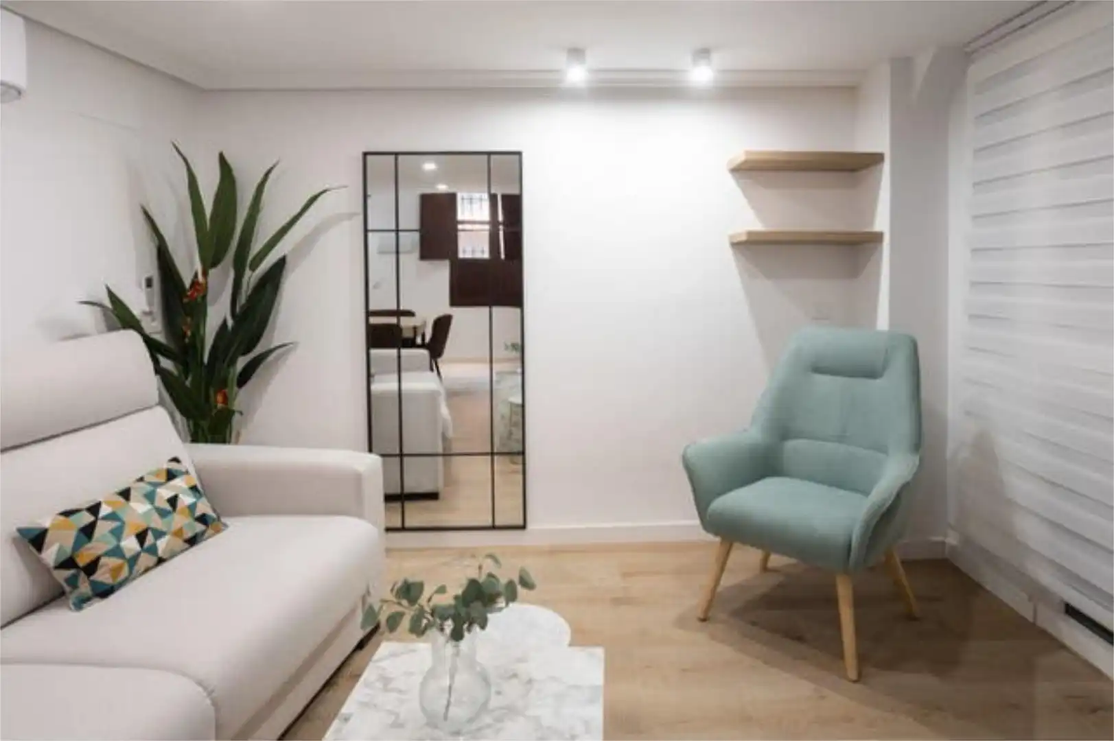 Loft de alquiler en Encarnación - Regina Sala de estar de Loft de alquiler en Sevilla con Amueblado