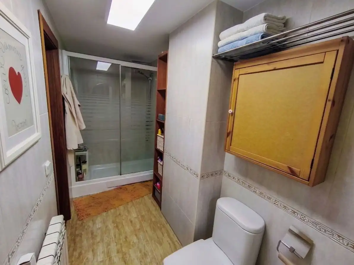 Wohnung zur Miete in Calle Pintor Velazquez, 39, Norte - Universidad Badezimmer von Wohnung zur Miete in Móstoles mit Klimaanlage, Heizung und Terrasse