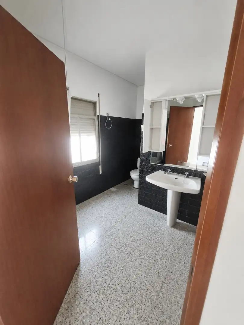 Bathroom of Detached homes for sale in Belmonte de Tajo  with Terrace and Balcony