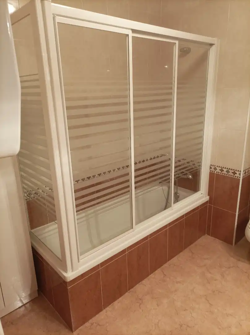Room in Calle Rio Guadarrama, 4, Cedillo del Condado Room in Calle Rio Guadarrama, 4, Cedillo del Condado
