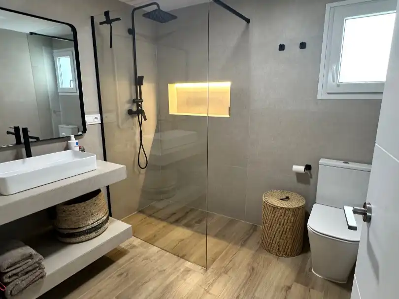 Piso de alquiler en Avinguda d'Ignasi Wallis, 6, S'Eixample - Can Misses Baño de Piso de alquiler en Eivissa con Aire acondicionado, Calefacción y Parquet