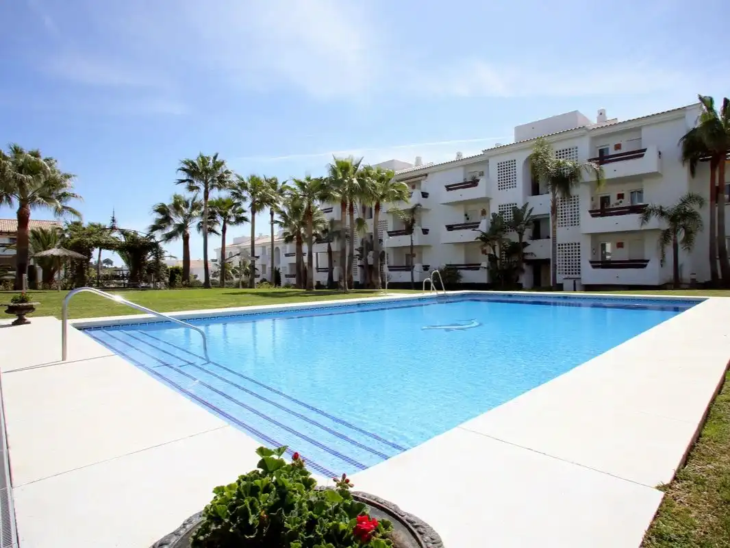 Flat for rent in Calle los Almendros, 1, La Concha - Resina Golf Flat for rent in Calle los Almendros, 1, La Concha - Resina Golf