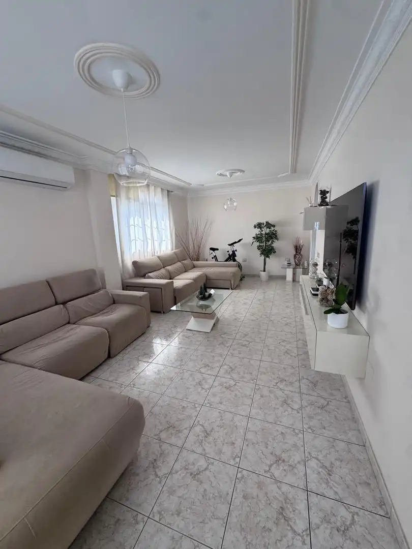 Casa o xalet en venda a Avenida de Tejeda, 78, San Fernando Sala d'estar de Casa o xalet en venda en San Bartolomé de Tirajana amb Aire condicionat, Jardí privat i Parquet
