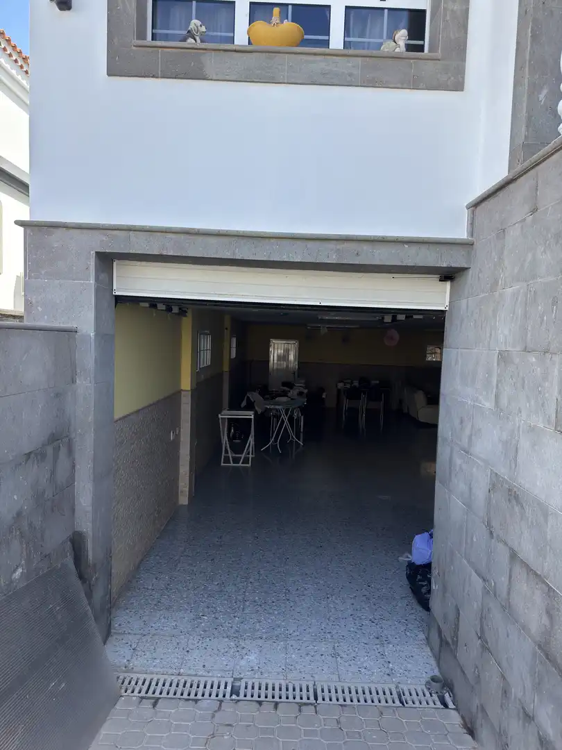 Casa o xalet en venda a Avenida de Tejeda, 78, San Fernando Aparcament de Casa o xalet en venda en San Bartolomé de Tirajana amb Aire condicionat, Jardí privat i Parquet