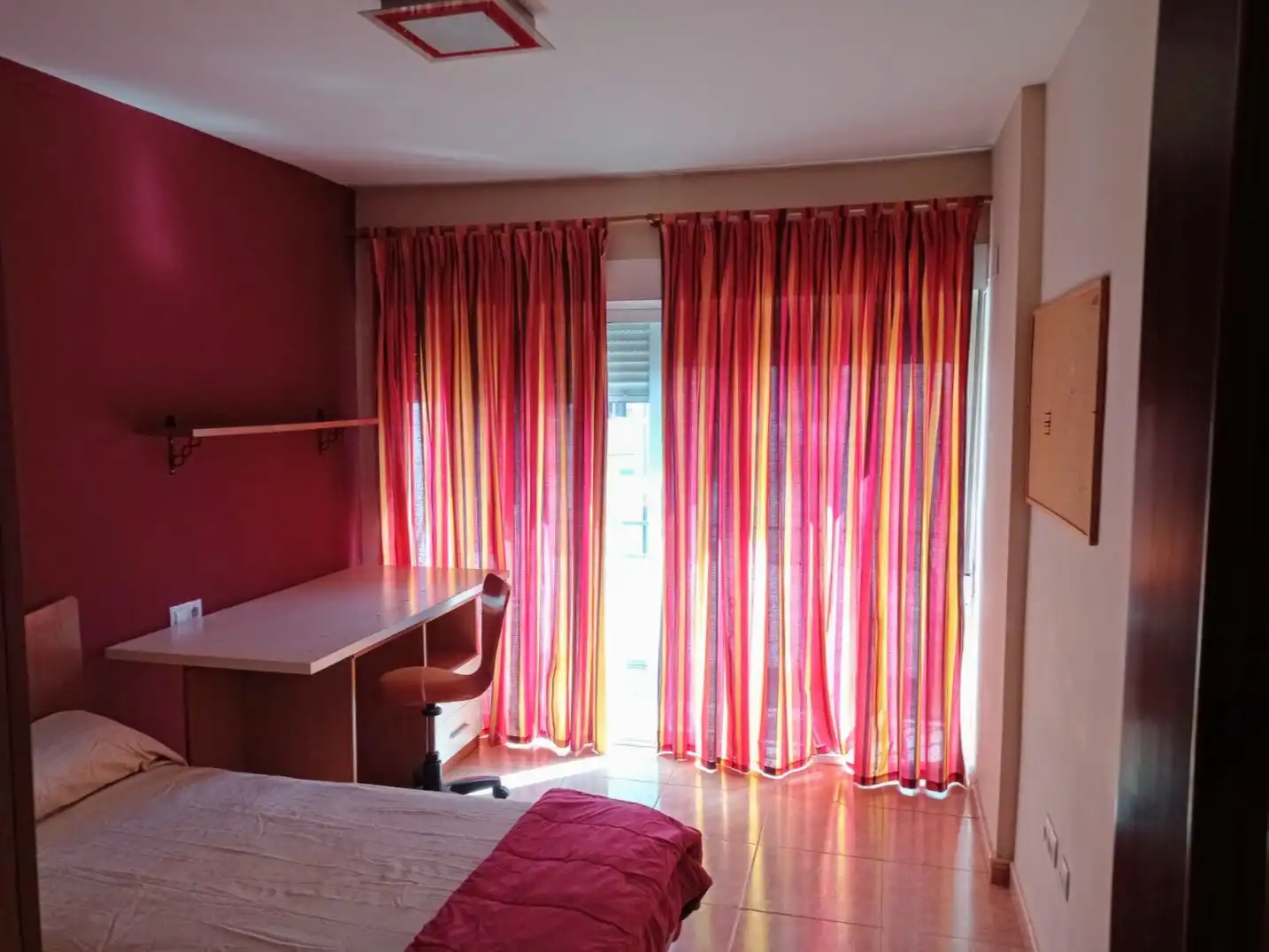 Flat for rent in Calle Luis Ponce de León, 7, Huerta de la Reina - Trassierra Bedroom of Flat for rent in Córdoba with Air Conditioner, Heating and Furnished