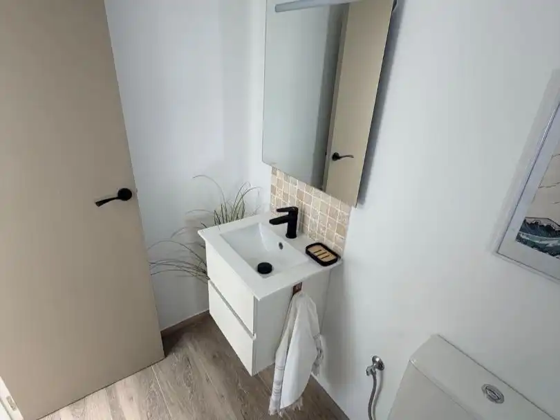Maisonette zum Verkauf in Calle Dinamarca, 4, Mojácar Playa - Las Ventanicas - La Paratá Badezimmer von Maisonette zum Verkauf in Mojácar mit Klimaanlage, Heizung und Privatgarten