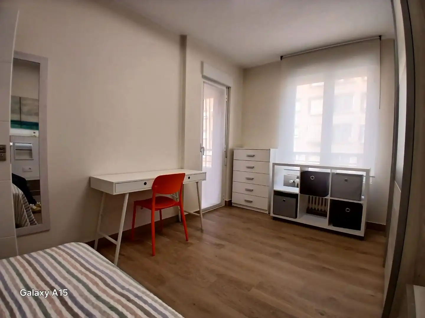 Habitació a Calle Constitución, 28, Villamediana de Iregua Dormitori de Pis per a compartir en Villamediana de Iregua amb Calefacció, Parquet i Moblat