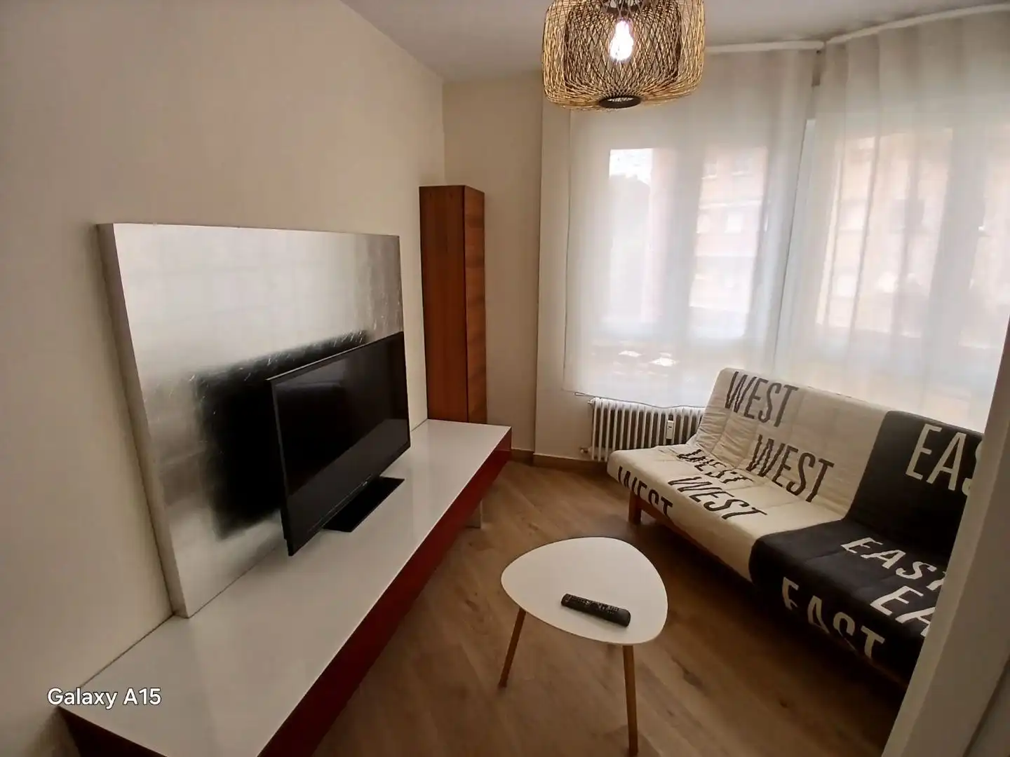Habitació a Calle Constitución, 28, Villamediana de Iregua Sala d'estar de Pis per a compartir en Villamediana de Iregua amb Calefacció, Parquet i Moblat
