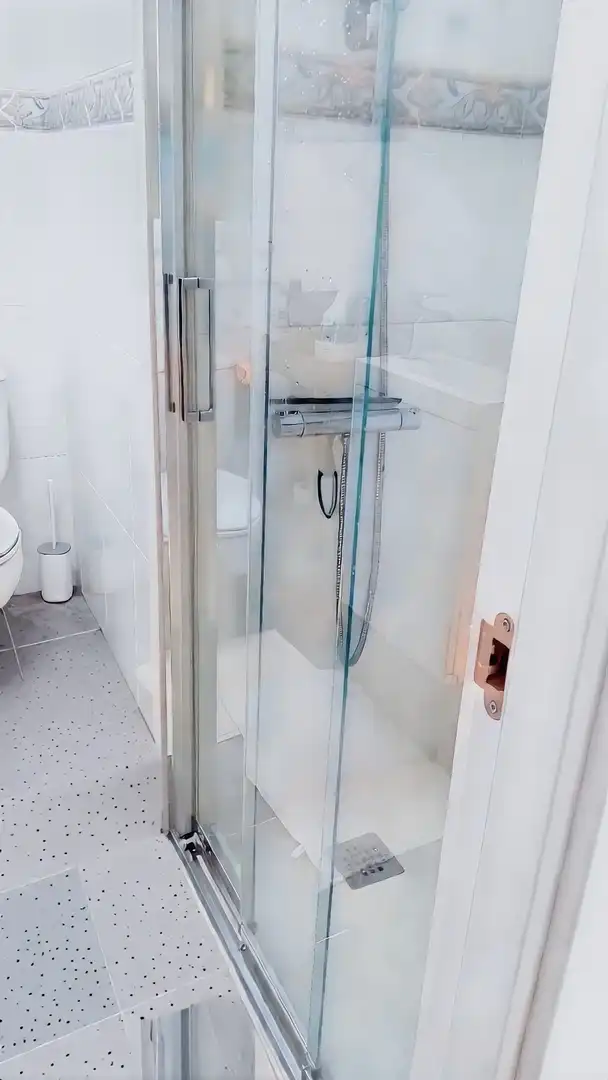 Piso en venta en Donostia Kalea, 6, Iztieta - Olibet - Etxeberrieta Baño de Piso en venta en Errenteria con Calefacción, Parquet y Amueblado