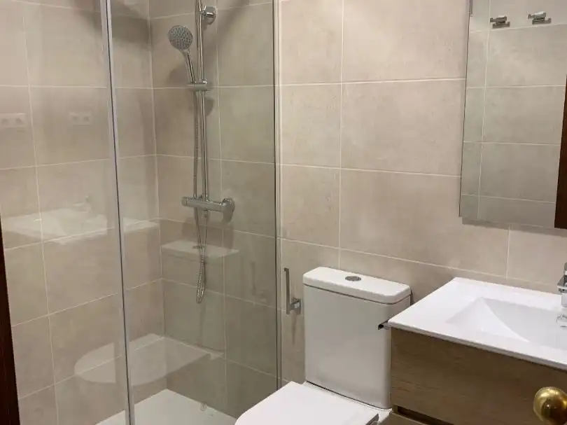 Flat for rent in Calle de Fermín Caballero, 87, Peñagrande