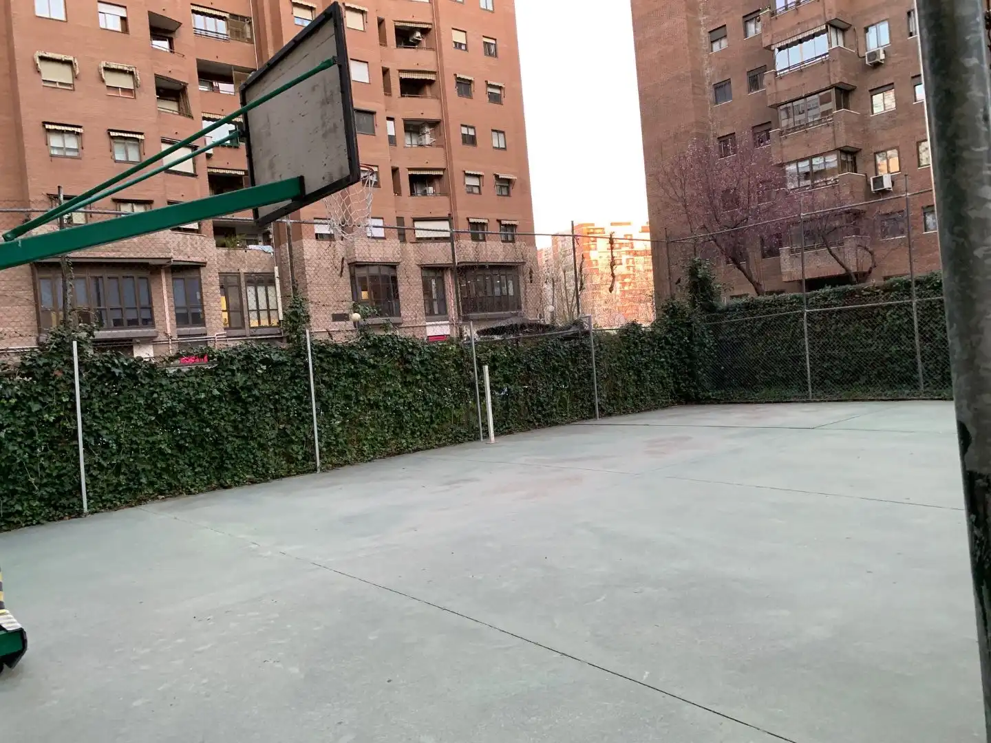 Flat for rent in Calle de Fermín Caballero, 87, Peñagrande