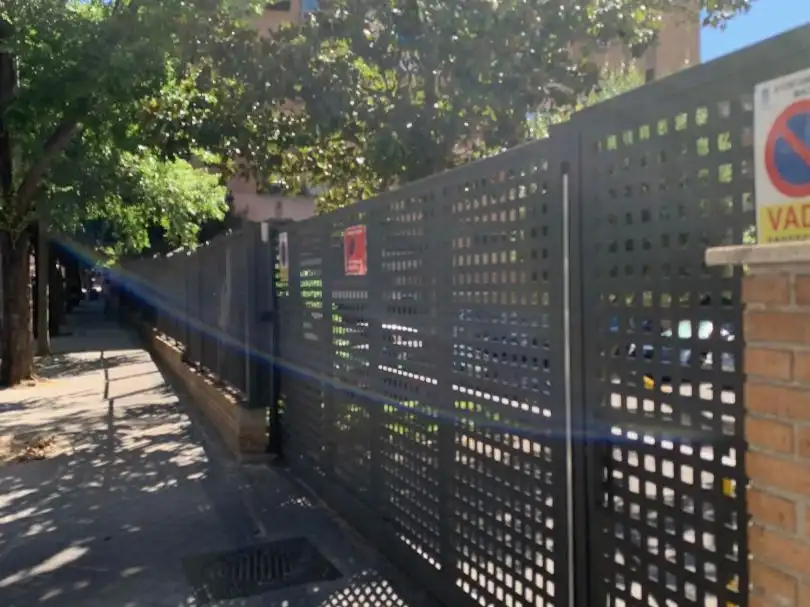 Flat for rent in Calle de Fermín Caballero, 87, Peñagrande