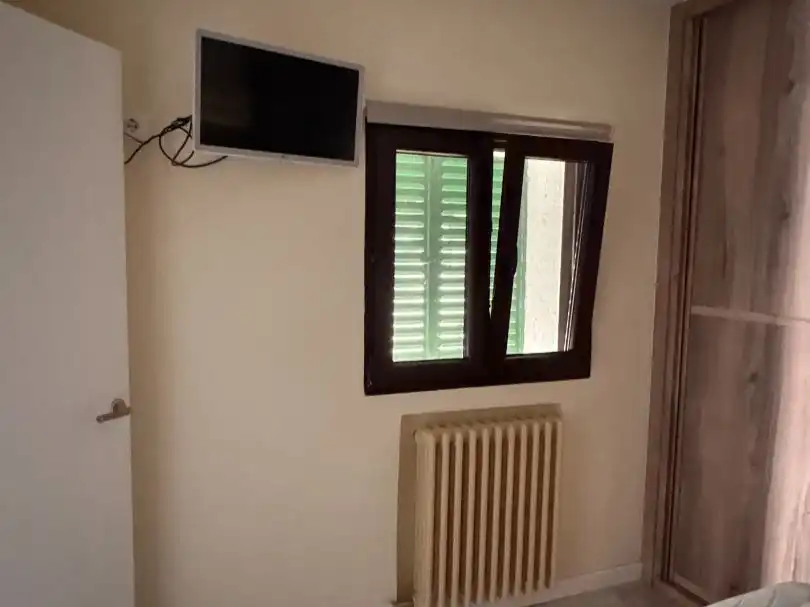 Habitación de Piso de alquiler en Navafría con Calefacción y Amueblado