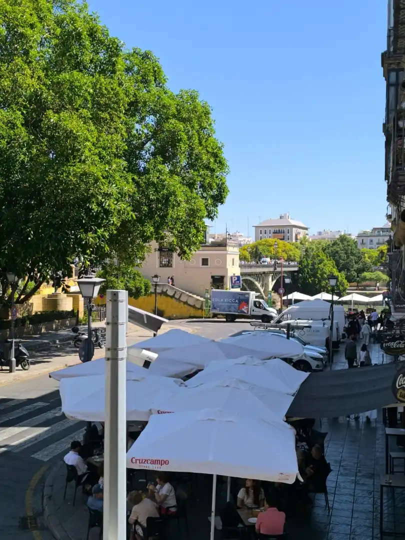 Oficina en venda a Plaza del Altozano, 8, Triana Casco Antiguo Vista exterior de Oficina en venda en Sevilla