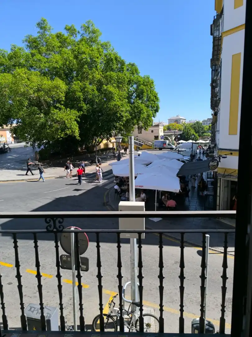 Oficina en venda a Plaza del Altozano, 8, Triana Casco Antiguo Vista exterior de Oficina en venda en Sevilla