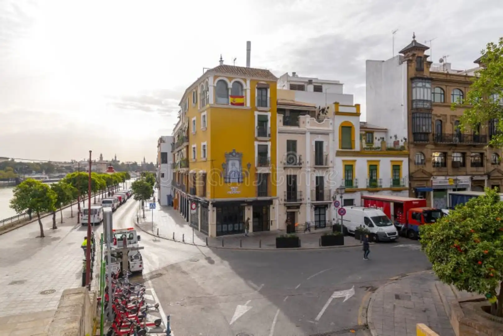 Oficina en venda a Plaza del Altozano, 8, Triana Casco Antiguo Vista exterior de Oficina en venda en Sevilla