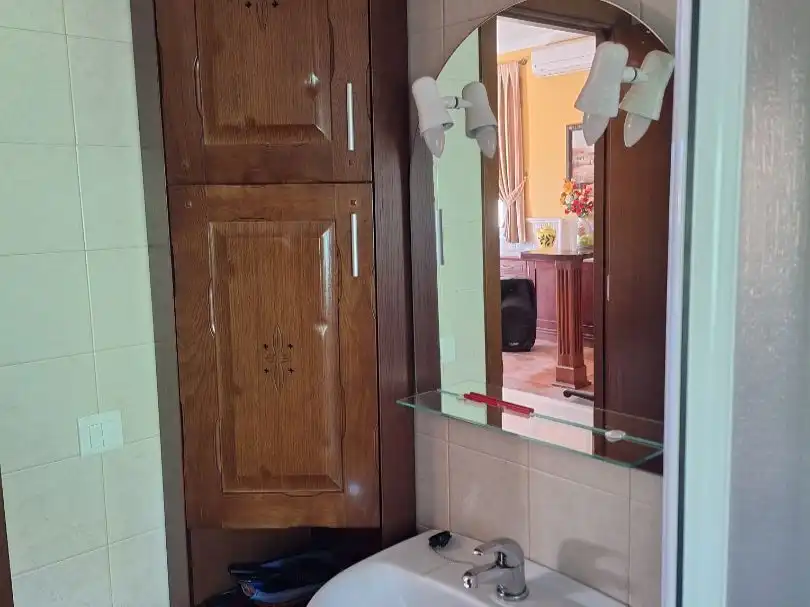 Badezimmer von Wohnung zum Verkauf in Olvera