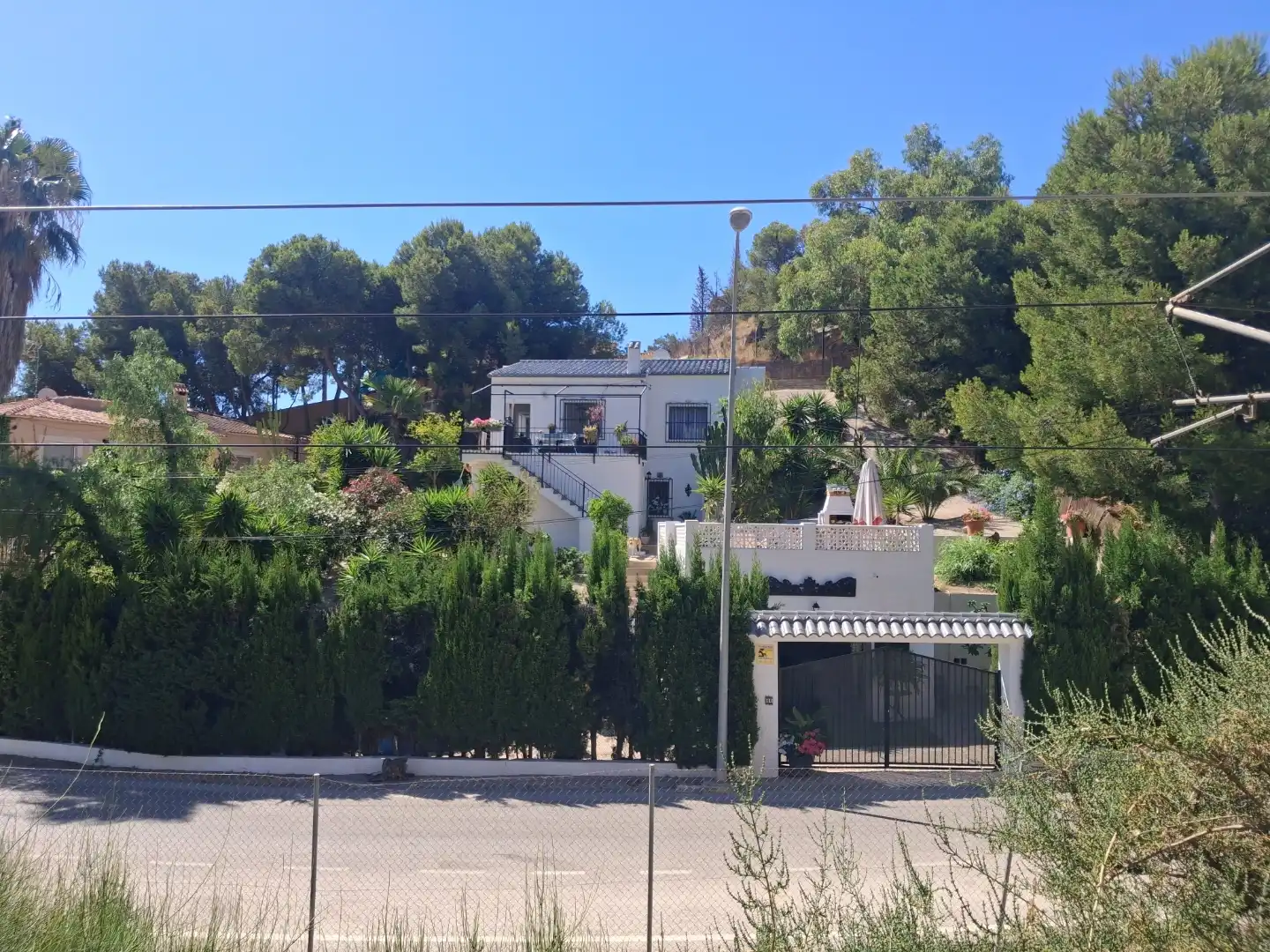 Casa o xalet en venda a Calle Madrid, 40, Pueblo Español - Coveta Fumá Vista exterior de Casa o xalet en venda en El Campello amb Jardí privat, Terrassa i Balcó