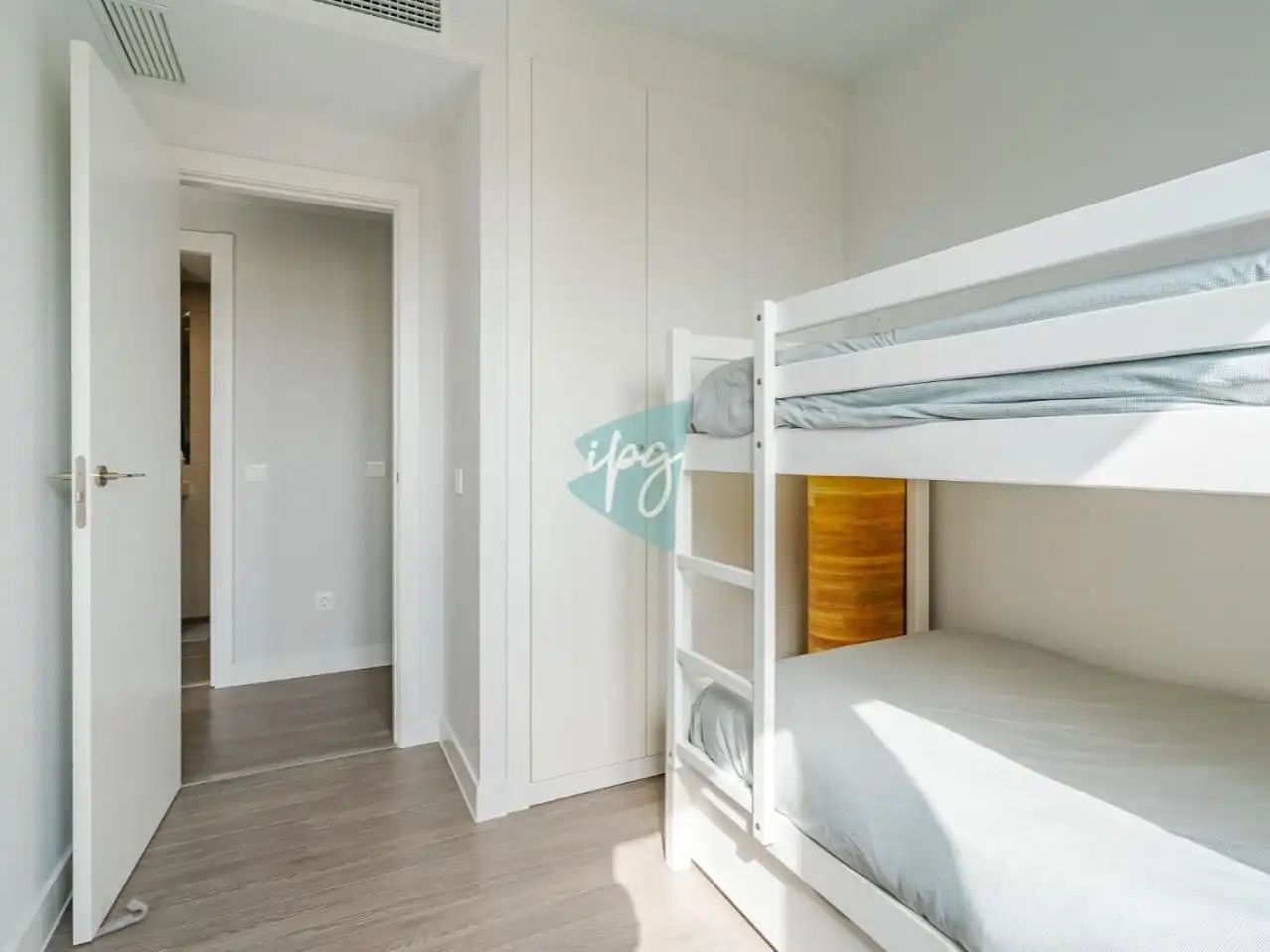 Flat for sale in Calle Pilar de Farinós, 30, Parque Central Bedroom of Flat for sale in Estepona with Air Conditioner, Heating and Terrace