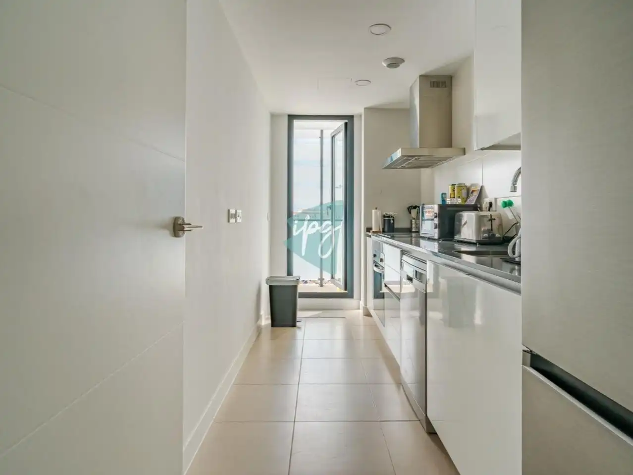 Flat for sale in Calle Pilar de Farinós, 30, Parque Central Kitchen of Flat for sale in Estepona with Air Conditioner, Heating and Terrace