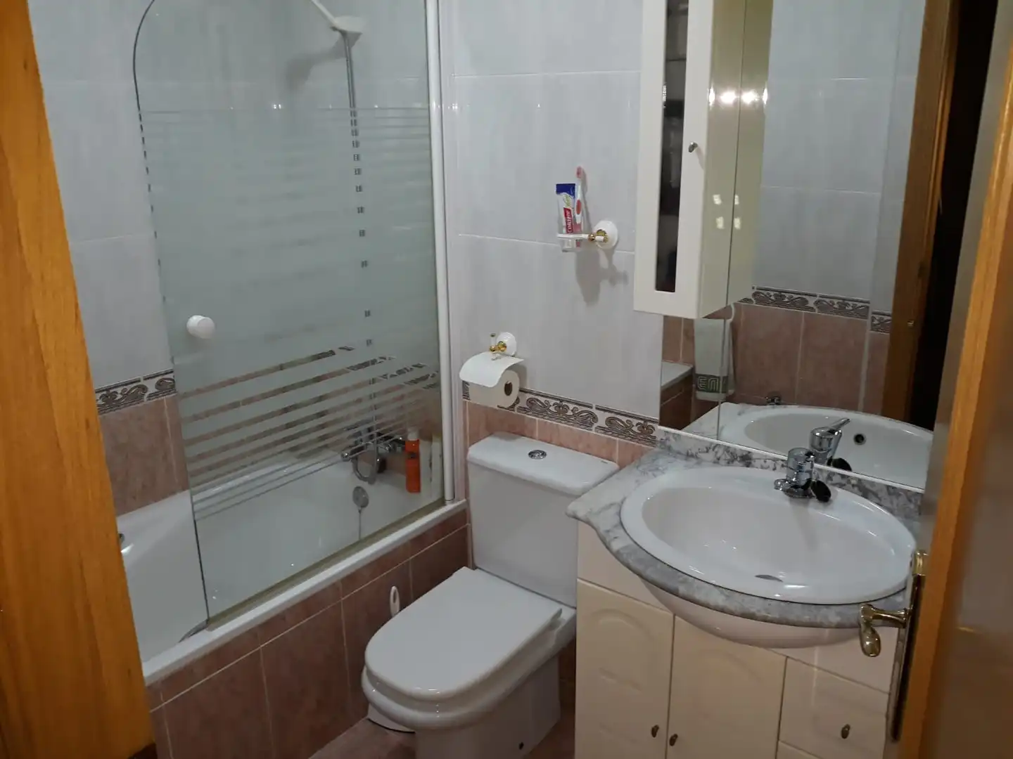 Bathroom of Flat for sale in Almansa  with Heating, Parquet flooring and Storage room