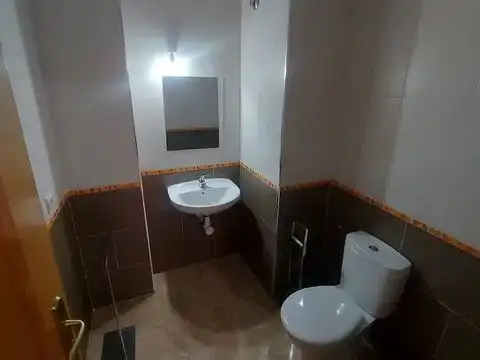 Casa adosada de alquiler en Camino Molinete, 9, Épila Baño de Casa adosada de alquiler en Épila con Calefacción, Jardín privado y Parquet