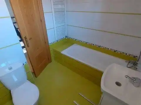 Casa adosada de alquiler en Camino Molinete, 9, Épila Baño de Casa adosada de alquiler en Épila con Calefacción, Jardín privado y Parquet