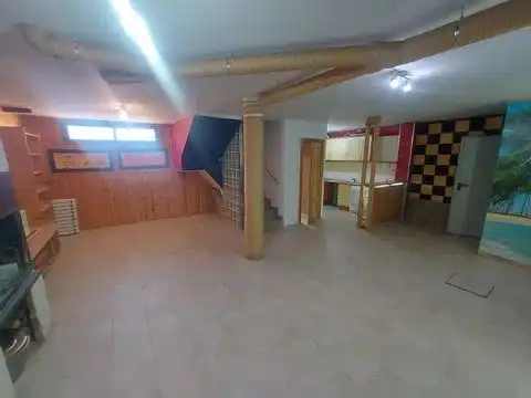 Casa adosada de alquiler en Camino Molinete, 9, Épila Casa adosada de alquiler en Épila con Calefacción, Jardín privado y Parquet