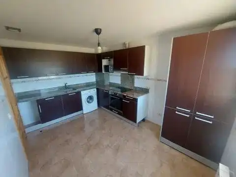 Casa adosada de alquiler en Camino Molinete, 9, Épila Cocina de Casa adosada de alquiler en Épila con Calefacción, Jardín privado y Parquet