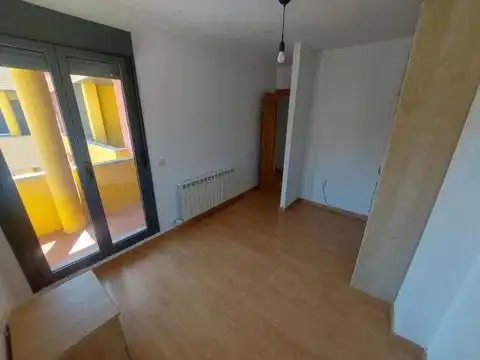 Casa adosada de alquiler en Camino Molinete, 9, Épila Habitación de Casa adosada de alquiler en Épila con Calefacción, Jardín privado y Parquet