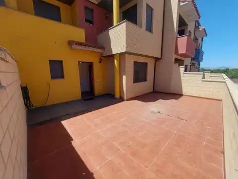 Casa adosada de alquiler en Camino Molinete, 9, Épila Vista exterior de Casa adosada de alquiler en Épila con Calefacción, Jardín privado y Parquet