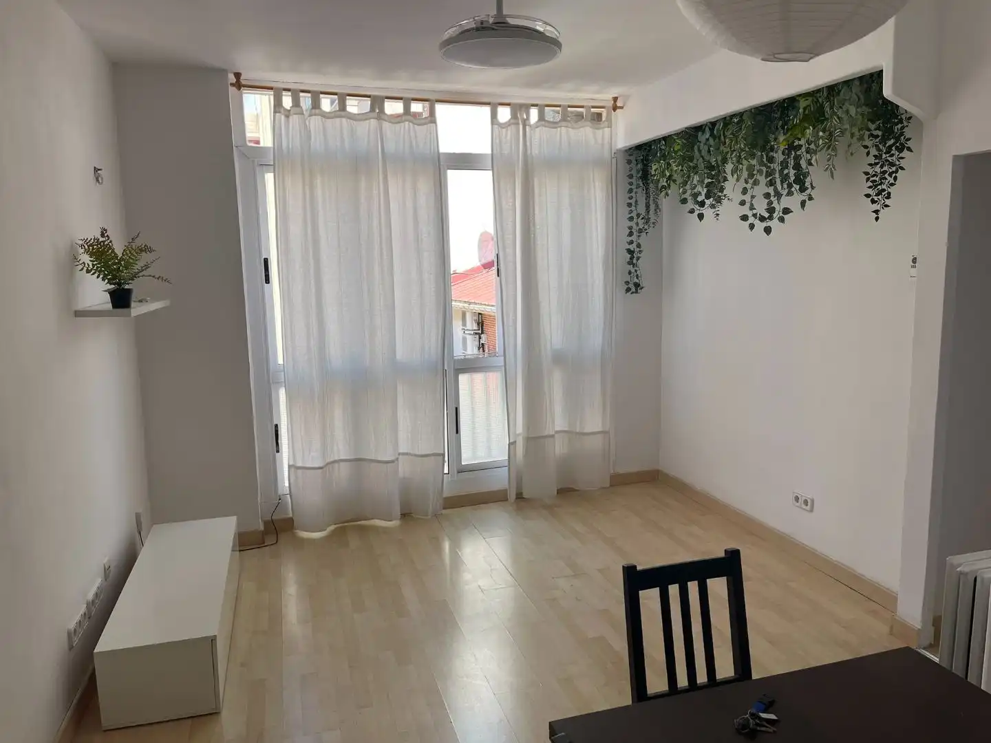 Room in Carrer dels Madrazo, 30, Sant Gervasi- Galvany Living room of Flat for share in Barcelona with Air Conditioner, Heating and Parquet flooring