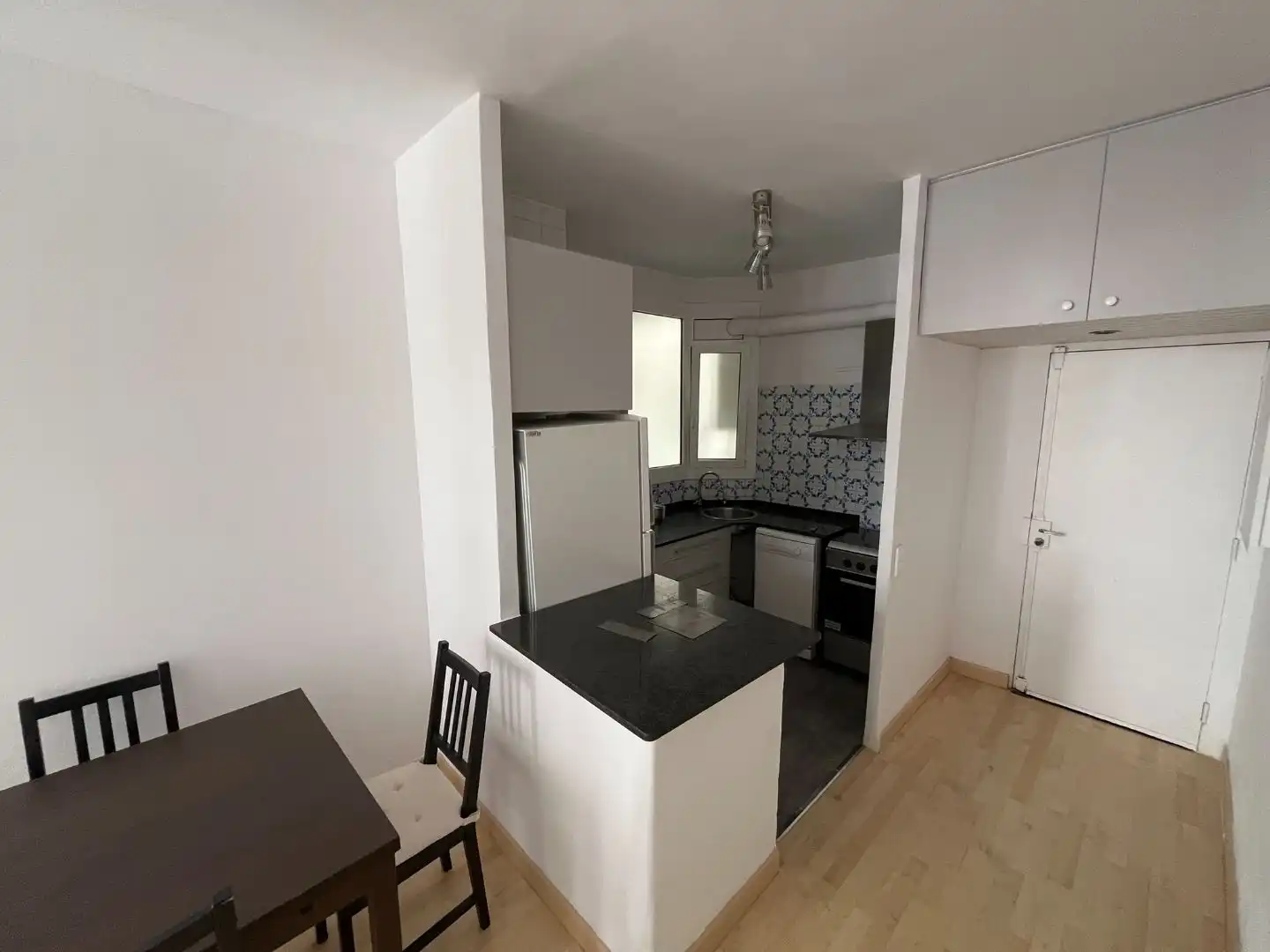 Room in Carrer dels Madrazo, 30, Sant Gervasi- Galvany Kitchen of Flat for share in Barcelona with Air Conditioner, Heating and Parquet flooring