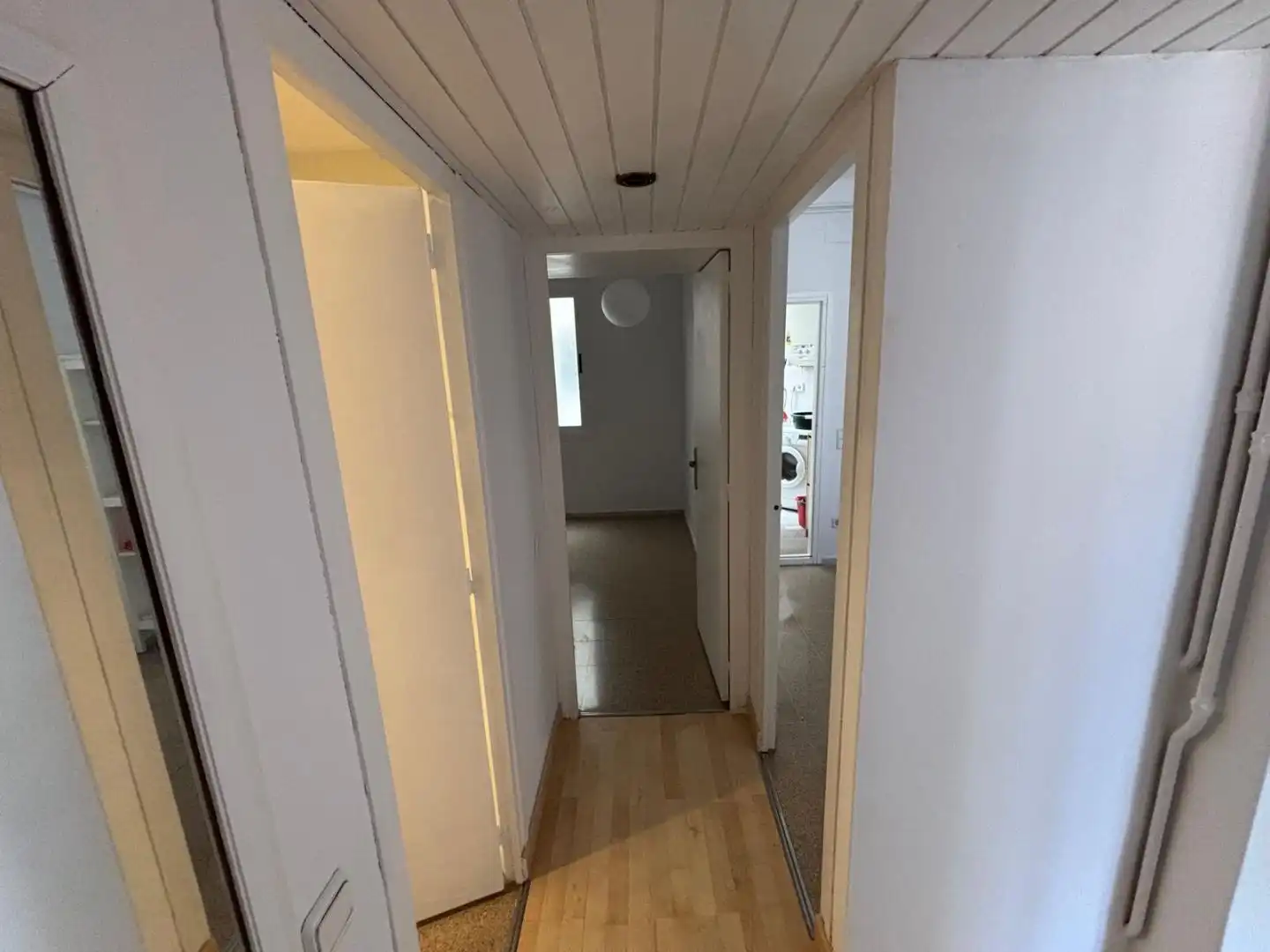 Room in Carrer dels Madrazo, 30, Sant Gervasi- Galvany Flat for share in Barcelona with Air Conditioner, Heating and Parquet flooring