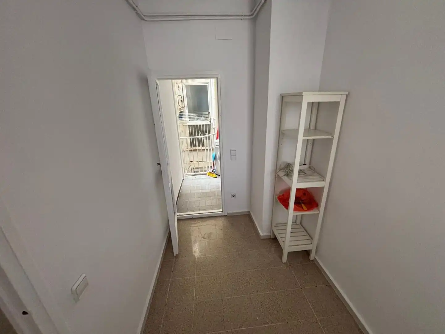 Room in Carrer dels Madrazo, 30, Sant Gervasi- Galvany Flat for share in Barcelona with Air Conditioner, Heating and Parquet flooring