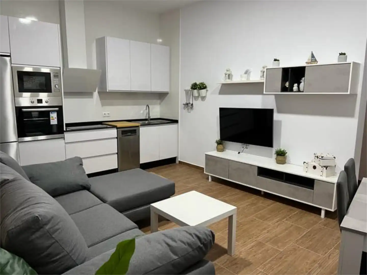 Apartamento de alquiler en La Caleta - La Viña Sala de estar de Apartamento de alquiler en Cádiz con Terraza
