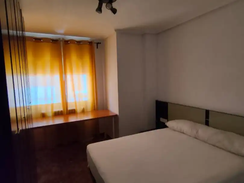 Piso de alquiler en Carretera Alcañiz, 43, El Pinar - San León - Las Viñas Habitación de Piso de alquiler en Teruel con Calefacción, Amueblado y Balcón