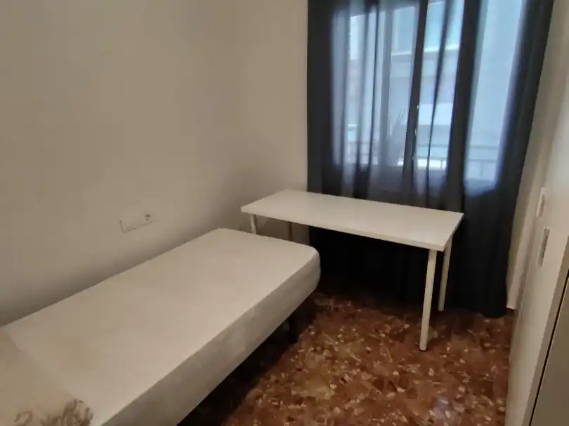 Piso de alquiler en Carretera Alcañiz, 43, El Pinar - San León - Las Viñas Habitación de Piso de alquiler en Teruel con Calefacción, Amueblado y Balcón