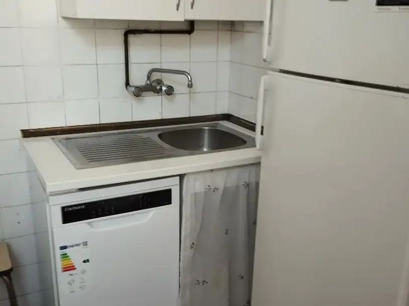 Pis de lloguer a Calle de San Gerardo, 19, Valdezarza Cuina de Pis de lloguer en Madrid amb Calefacció, Terrassa i Moblat