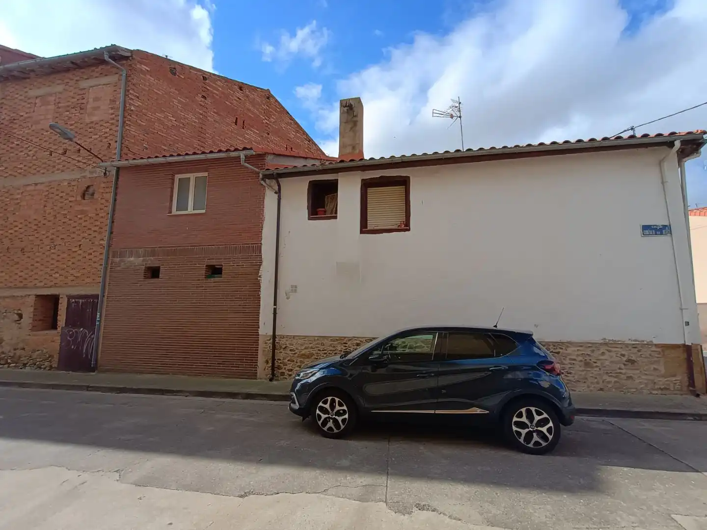 Piso en venta en Calle Miguel Villanueva, 41, Castañares de Rioja Vista exterior de Piso en venta en Castañares de Rioja con Calefacción y Amueblado