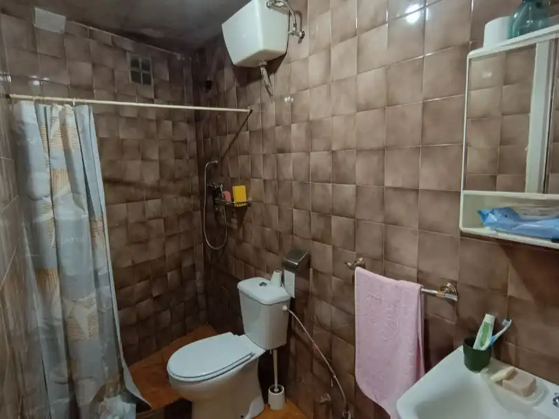 Piso en venta en Calle Miguel Villanueva, 41, Castañares de Rioja Baño de Piso en venta en Castañares de Rioja con Calefacción y Amueblado